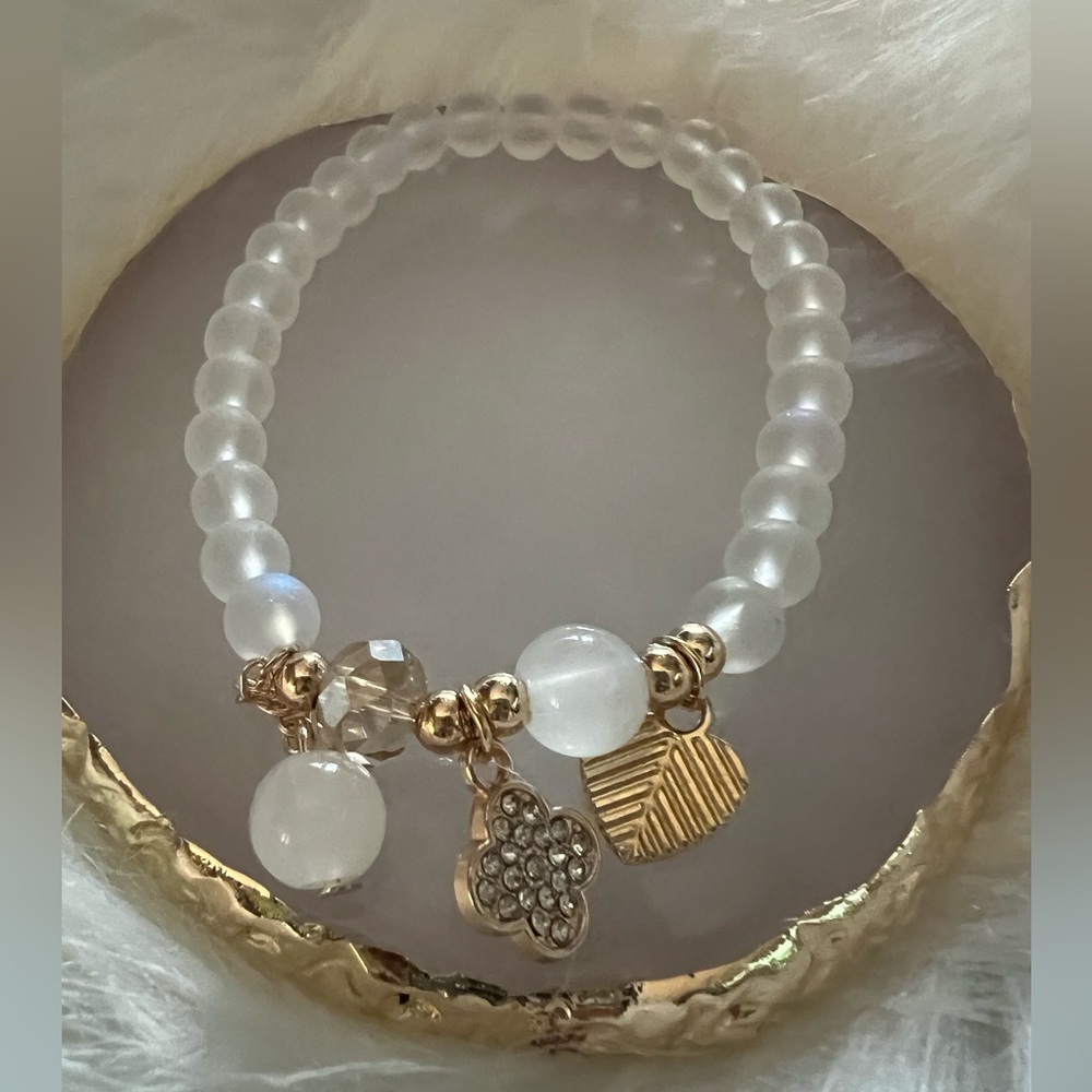 Gold-Accent Glass Frosted White Beaded Bracelet with Clover & Heart Charms